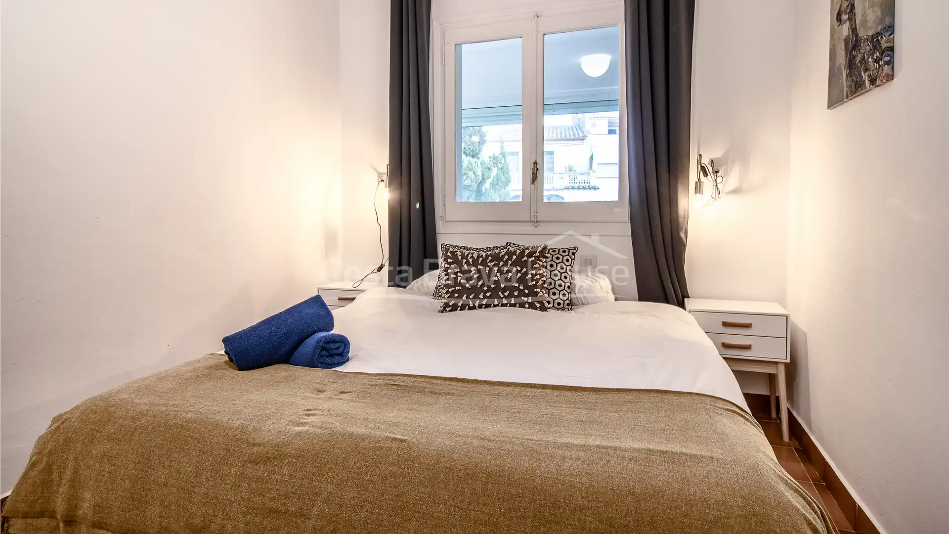 Schlafzimmer von Wohnungen zum Verkauf in Begur mit Heizung, Möbliert und Ofen