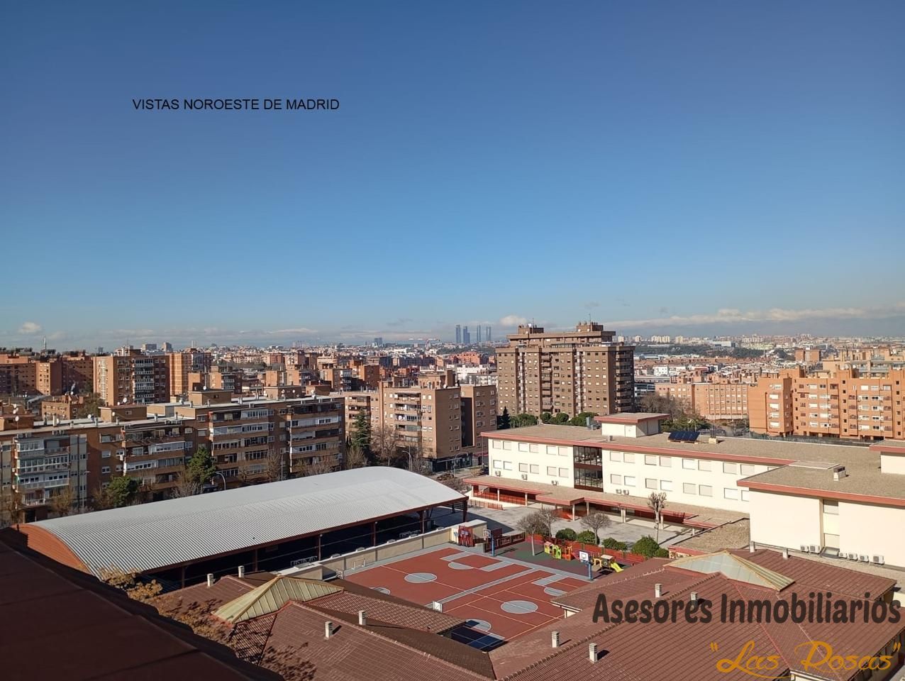 Vista exterior de Àtic en venda en  Madrid Capital amb Aire condicionat, Calefacció i Jardí privat