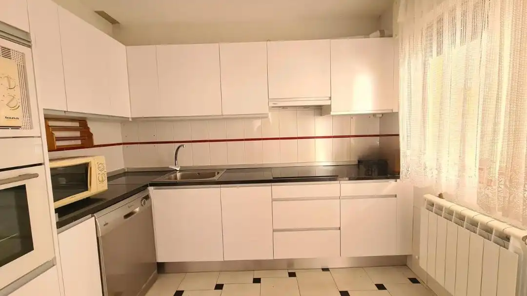 Cocina de Dúplex en venta en La Adrada , Ávila
