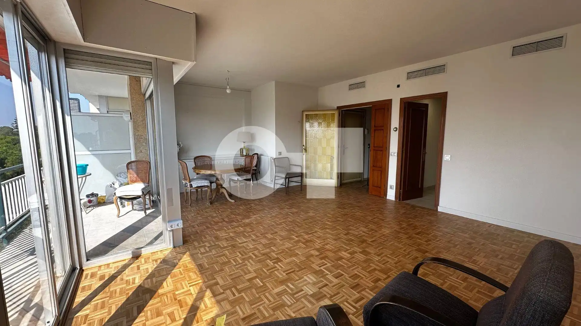 Wohnzimmer von Wohnung zur Miete in Barcelona mit Parkett, Terrasse und Alarm