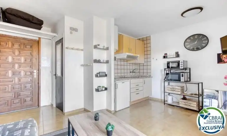 Cuina de Estudi en venda en Empuriabrava amb Aire condicionat i Moblat