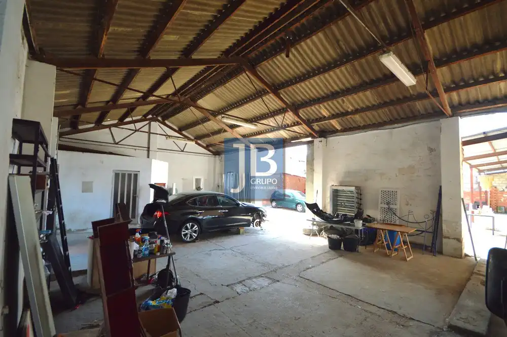 Parkplatz von Fabrikhallen zum Verkauf in Rotglà i Corbera