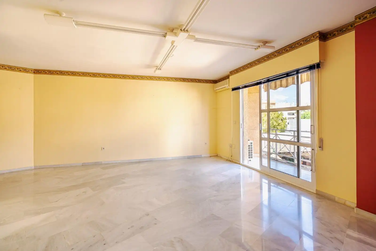 Apartment with lift for sale in Avenida Avenida Andalucía, imagen 4