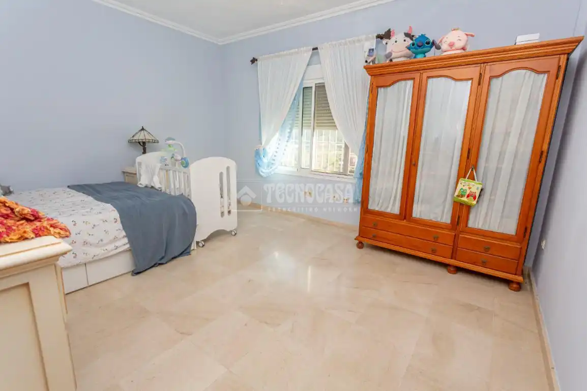 Bedroom of Houses for sale in Algeciras  with Air Conditioner and Swimming Pool