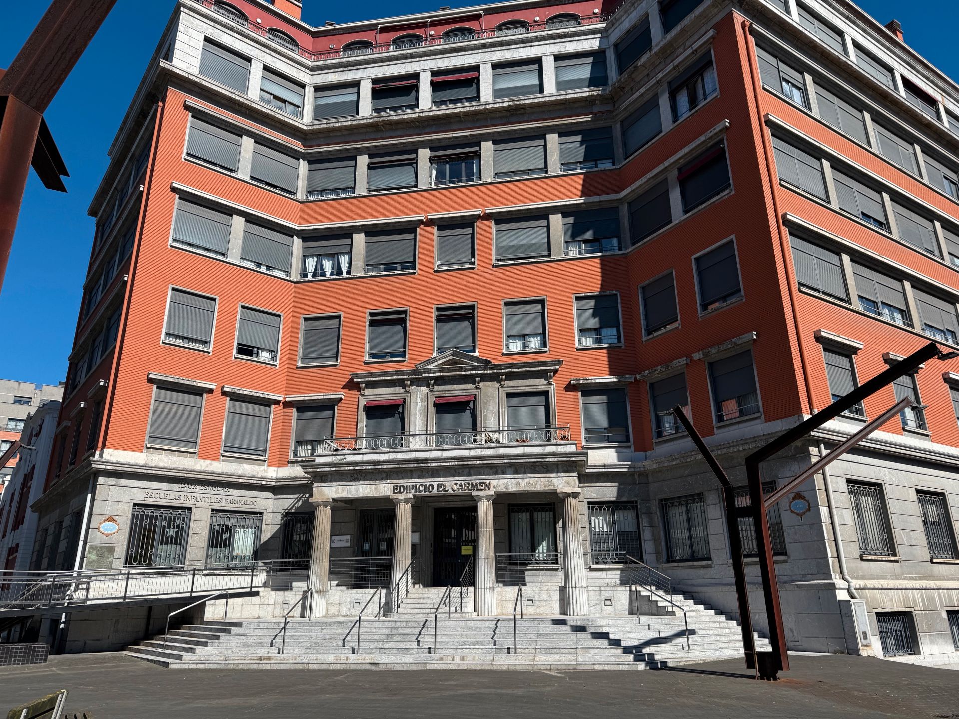 Vista exterior de Pis en venda en Barakaldo  amb Calefacció i Moblat