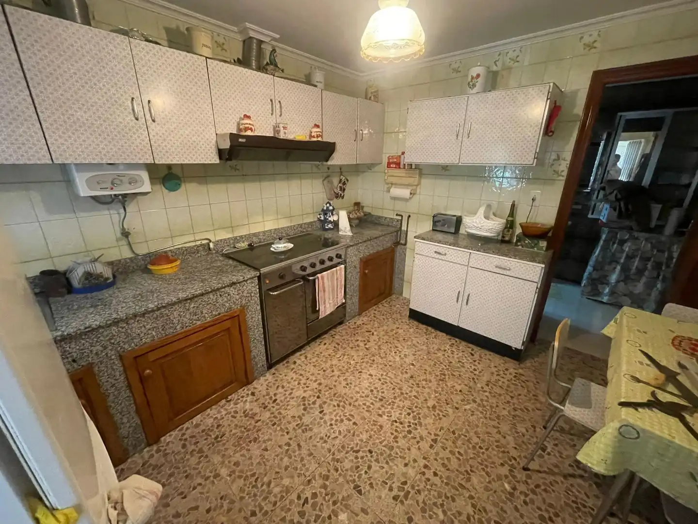 Kitchen of Houses for sale in Avión  with Heating, Storage room and Furnished