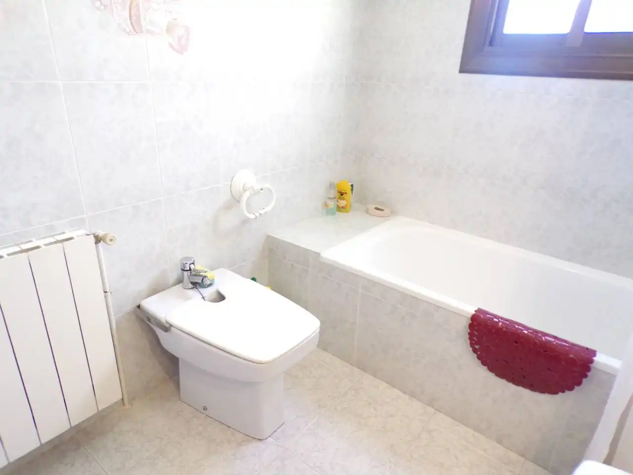 Bany de Casa o xalet en venda en Tordera amb Calefacció, Jardí privat i Terrassa