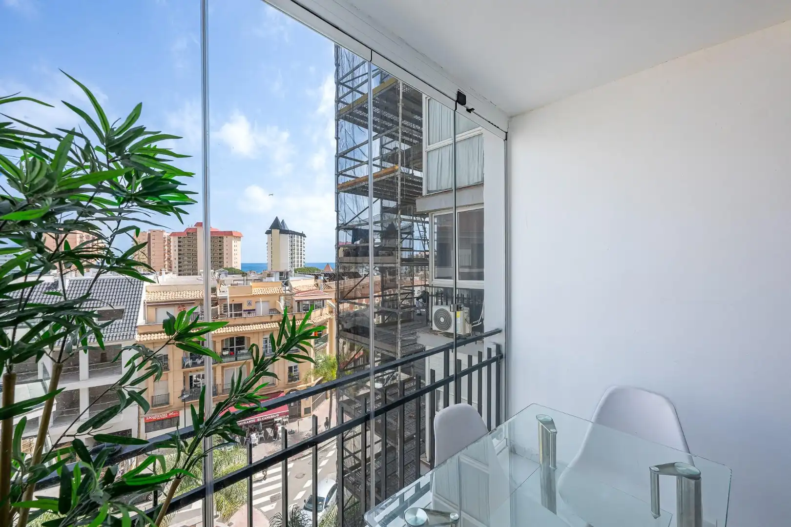 Terrassa de Estudi en venda en Fuengirola amb Aire condicionat, Moblat i Piscina comunitària