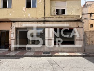 Local comercial en venta en Avenida Luis Buñuel 6