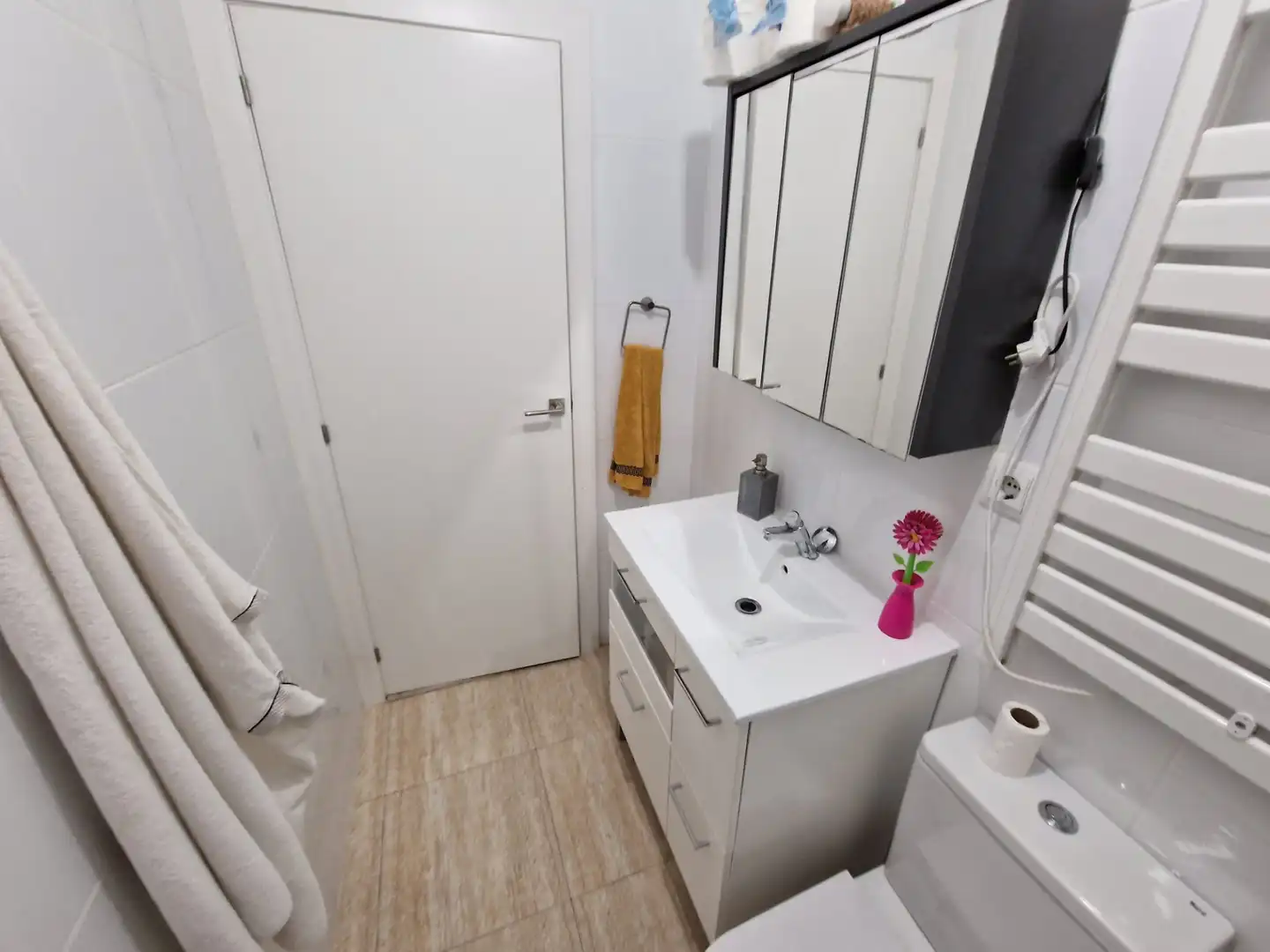 Bathroom of Flat for sale in Barcelona  with Heating, Parquet flooring and Oven