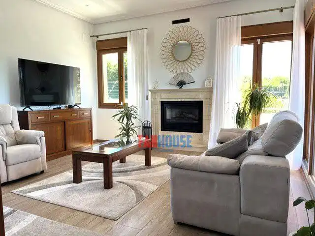 Sala de estar de Casa o chalet en venta en Gijón  con Calefacción, Terraza y Trastero