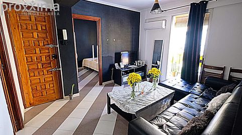Foto 3 de Piso en venta en El Plantinar – Avda. La Paz - El Juncal, Sevilla Capital