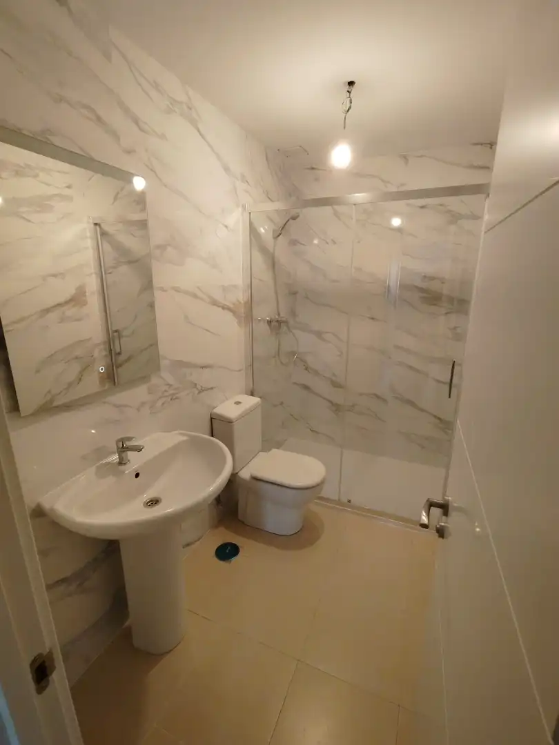 Baño de Apartamento en venta en Morata de Tajuña con Aire acondicionado, Calefacción y Trastero