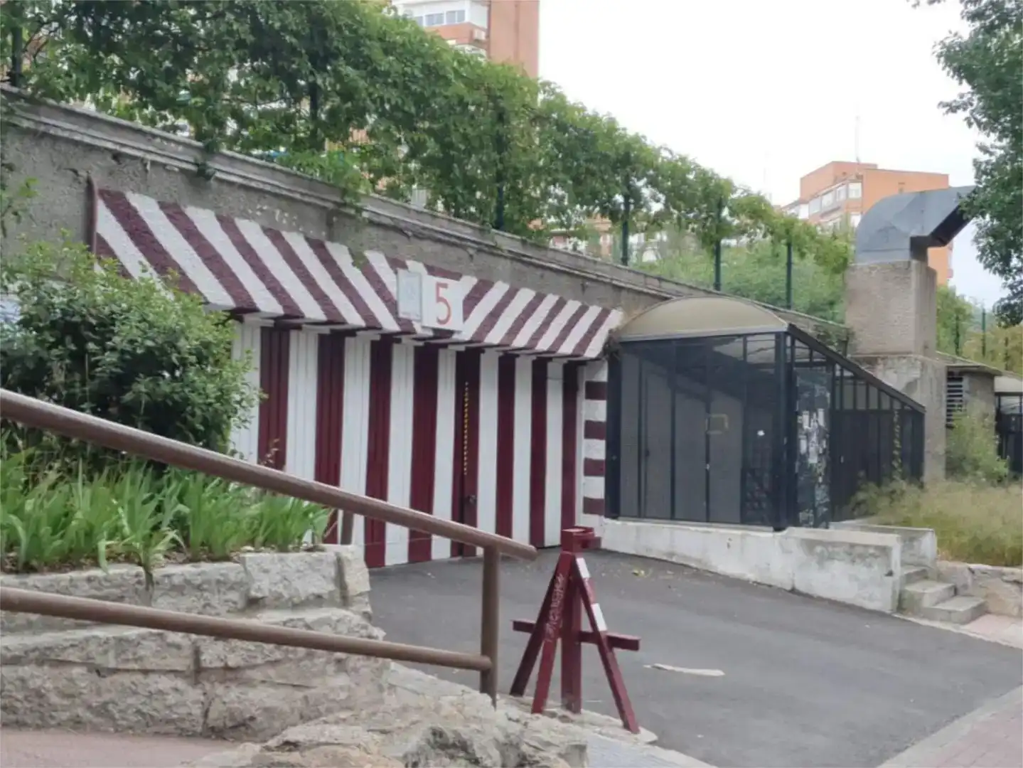 Exterior view of Garage for rent in Madrid