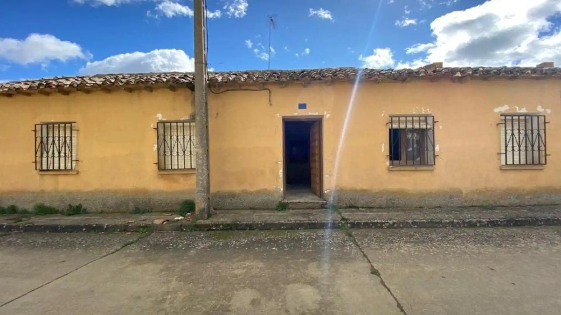 Vista exterior de Casa o chalet en venta en Población de Arroyo