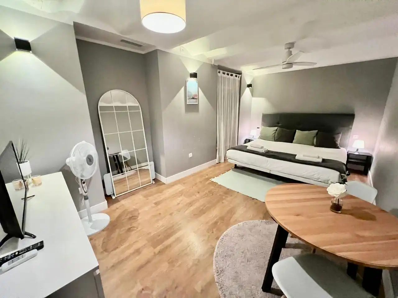 Bedroom of Ground floor for sale in Madrid  with Air Conditioner, Terrace and Furnished