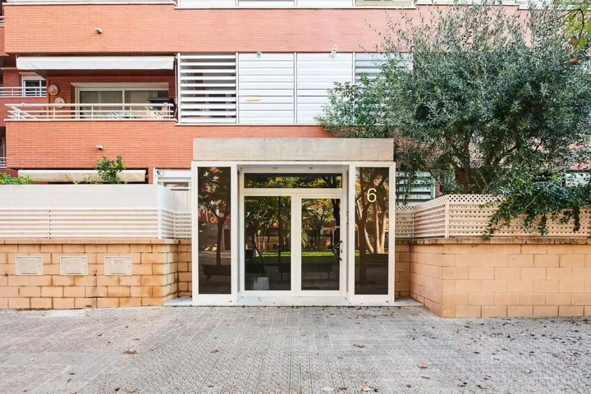 Business premises for sale in Carrer del Pare Garí, imagen 2