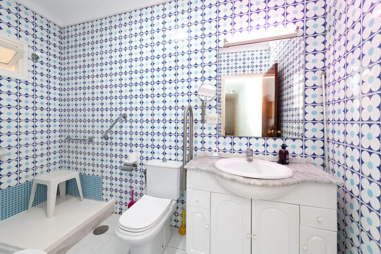 Bathroom of Houses for sale in Coín  with Terrace, Furnished and Balcony