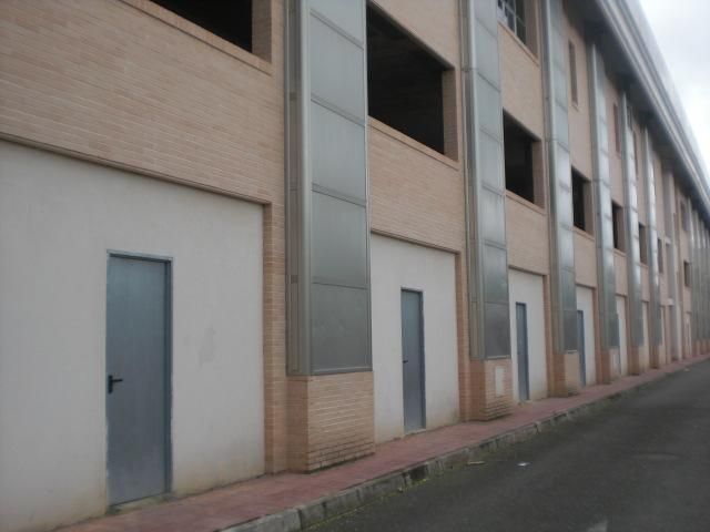 Vista exterior de Local en venda en Puertollano