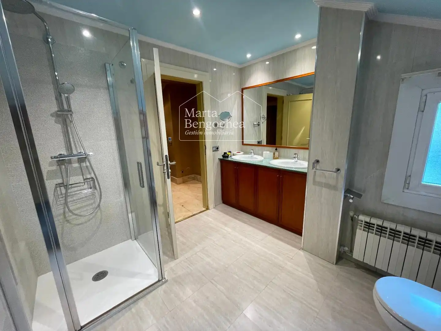 Casa adosada en venta en CALLE MENDIZABALA, Mendizorrotza - Armentia