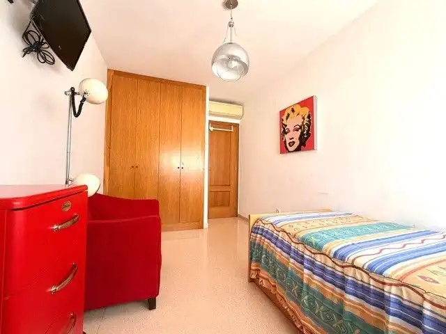 Dormitori de Apartament en venda en Villajoyosa / La Vila Joiosa amb Aire condicionat, Terrassa i Moblat