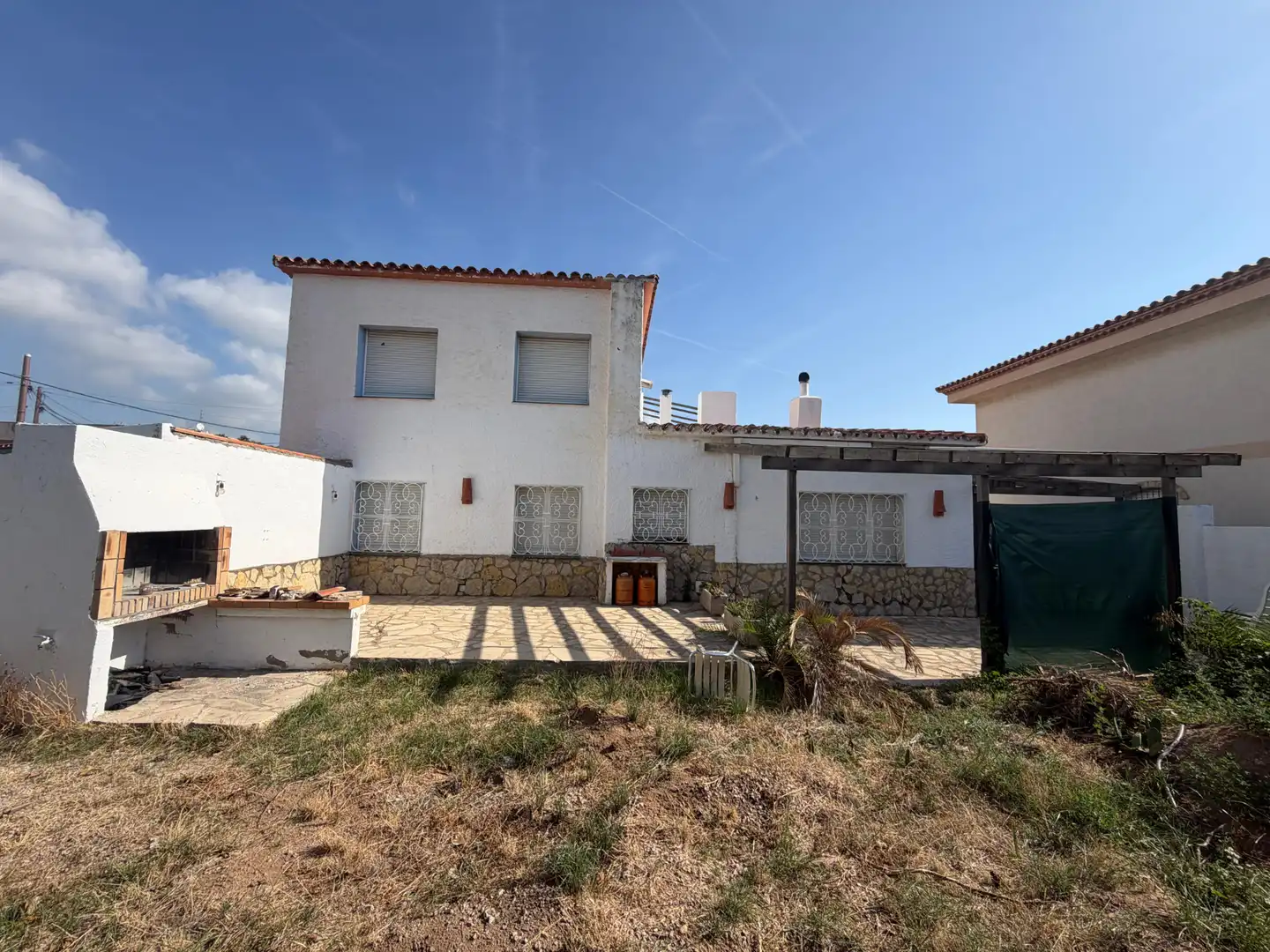 Vista exterior de Casa o xalet en venda en Mont-roig del Camp amb Aire condicionat, Calefacció i Jardí privat