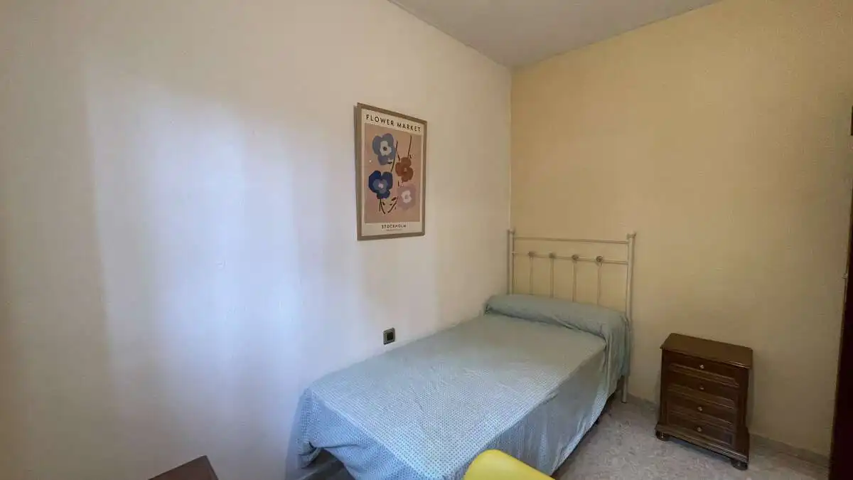 Bedroom of Flat for rent in Granada  with Air Conditioner, Heating and Terrace