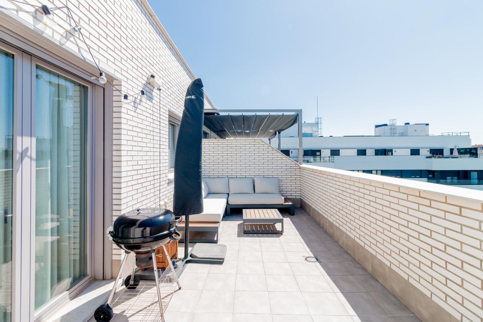 Terraza de Ático en venta en Getafe con Aire acondicionado, Calefacción y Jardín privado