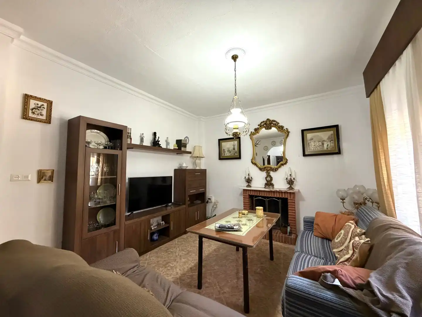 Wohnzimmer von Country house zum Verkauf in Pizarra mit Klimaanlage, Privatgarten und Terrasse