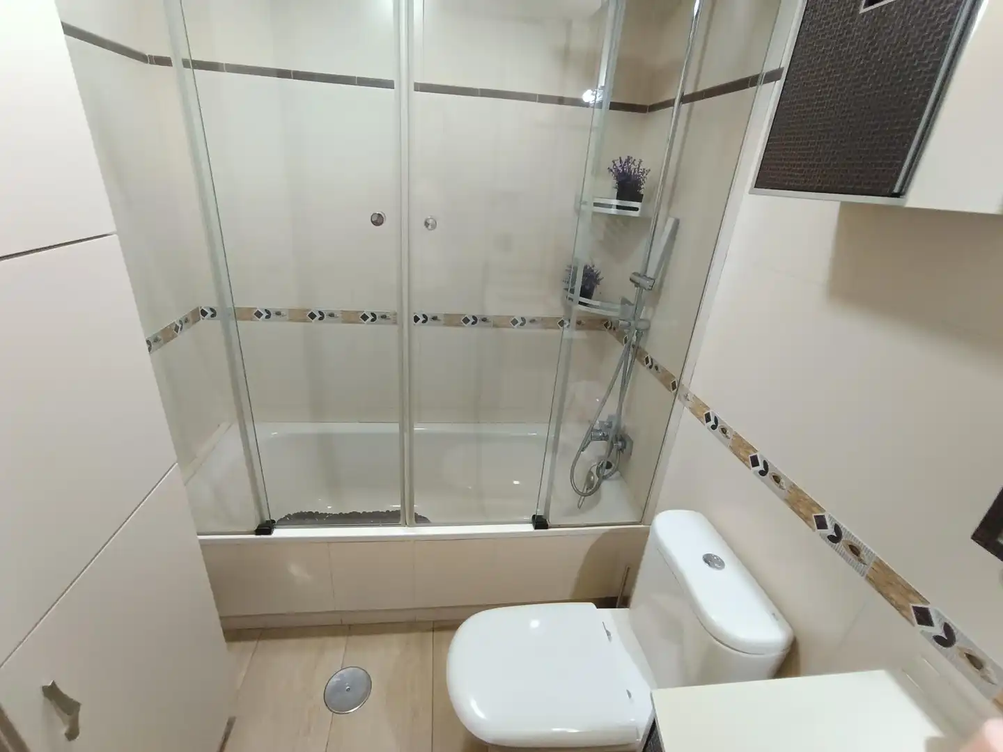 Badezimmer von Erdgeschoss zum Verkauf in Casco Urbano