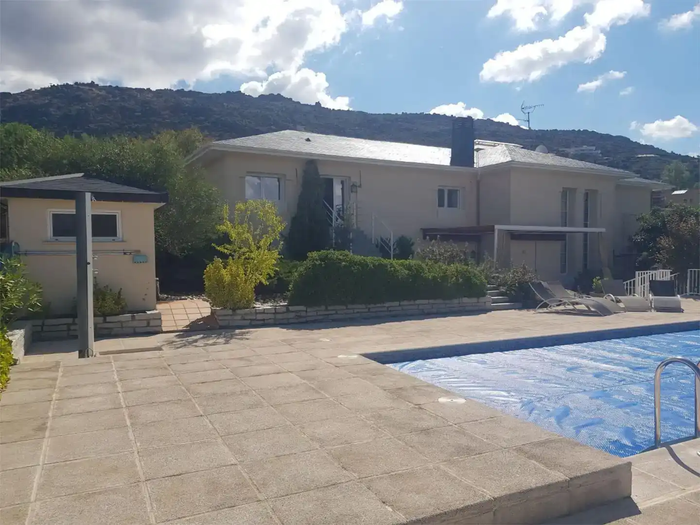 Vista exterior de Piso en venta en Villalba Pueblo
