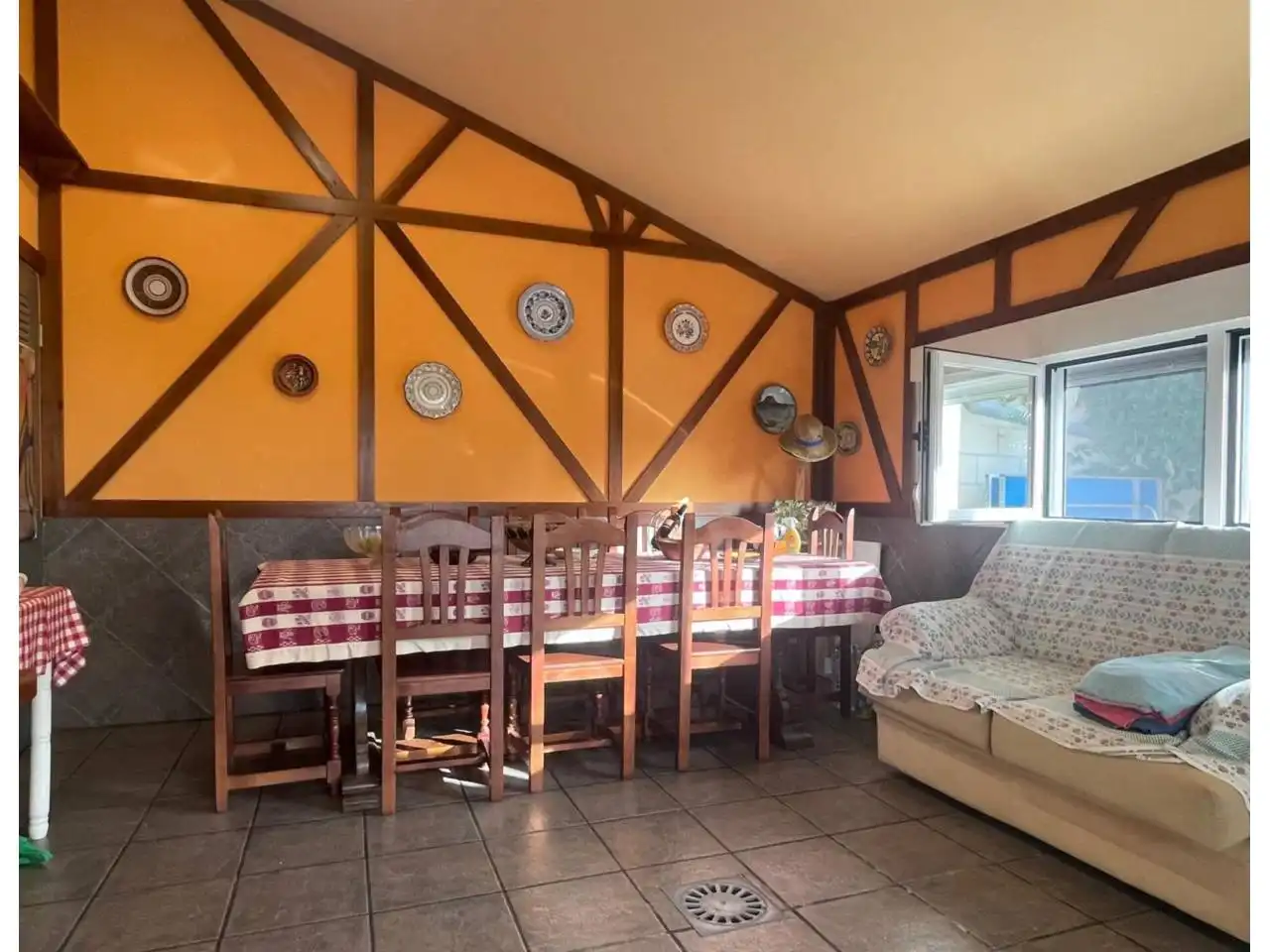 Menjador de Casa o xalet en venda en Martín de Yeltes amb Jardí privat, Terrassa i Moblat