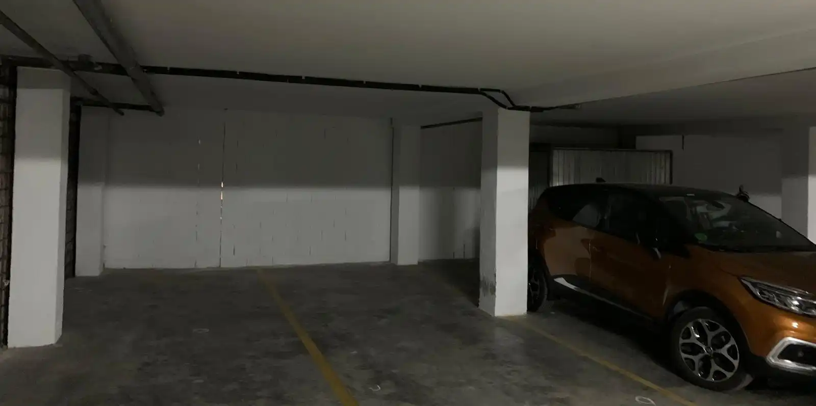 Aparcament de Pis en venda en Almuñécar amb Jardí privat, Terrassa i Moblat