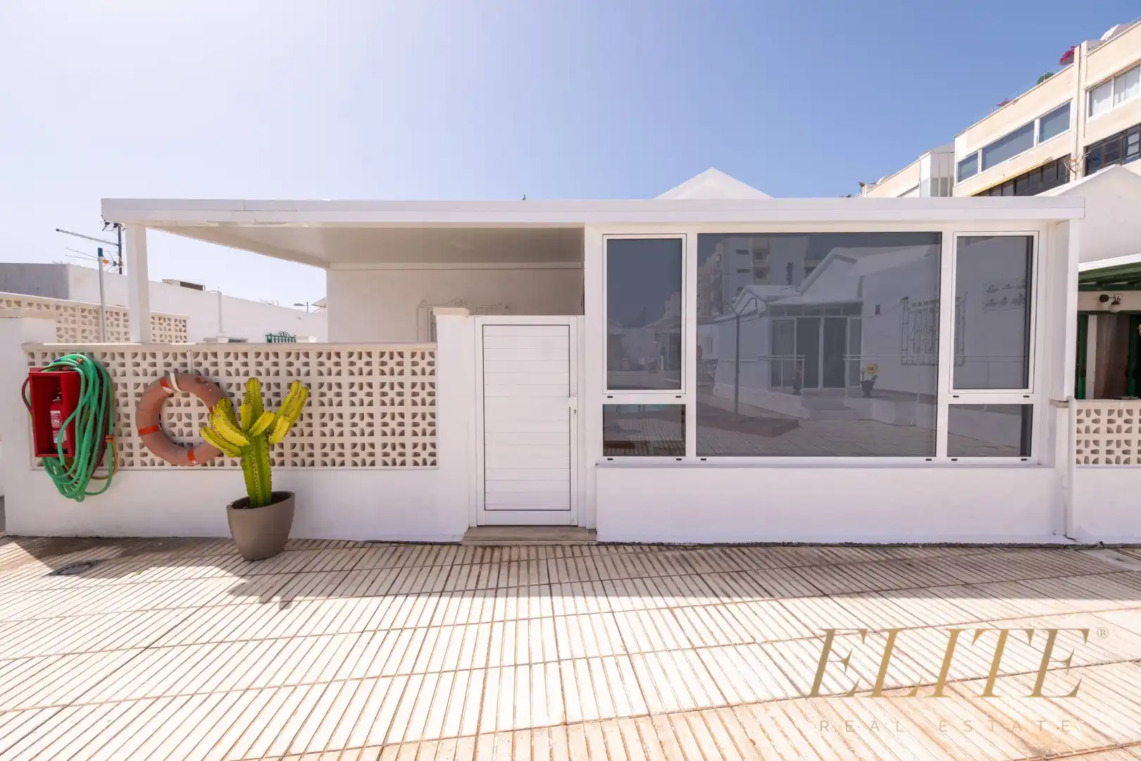 Vista exterior de Casa o xalet en venda en San Bartolomé de Tirajana amb Aire condicionat, Calefacció i Jardí privat