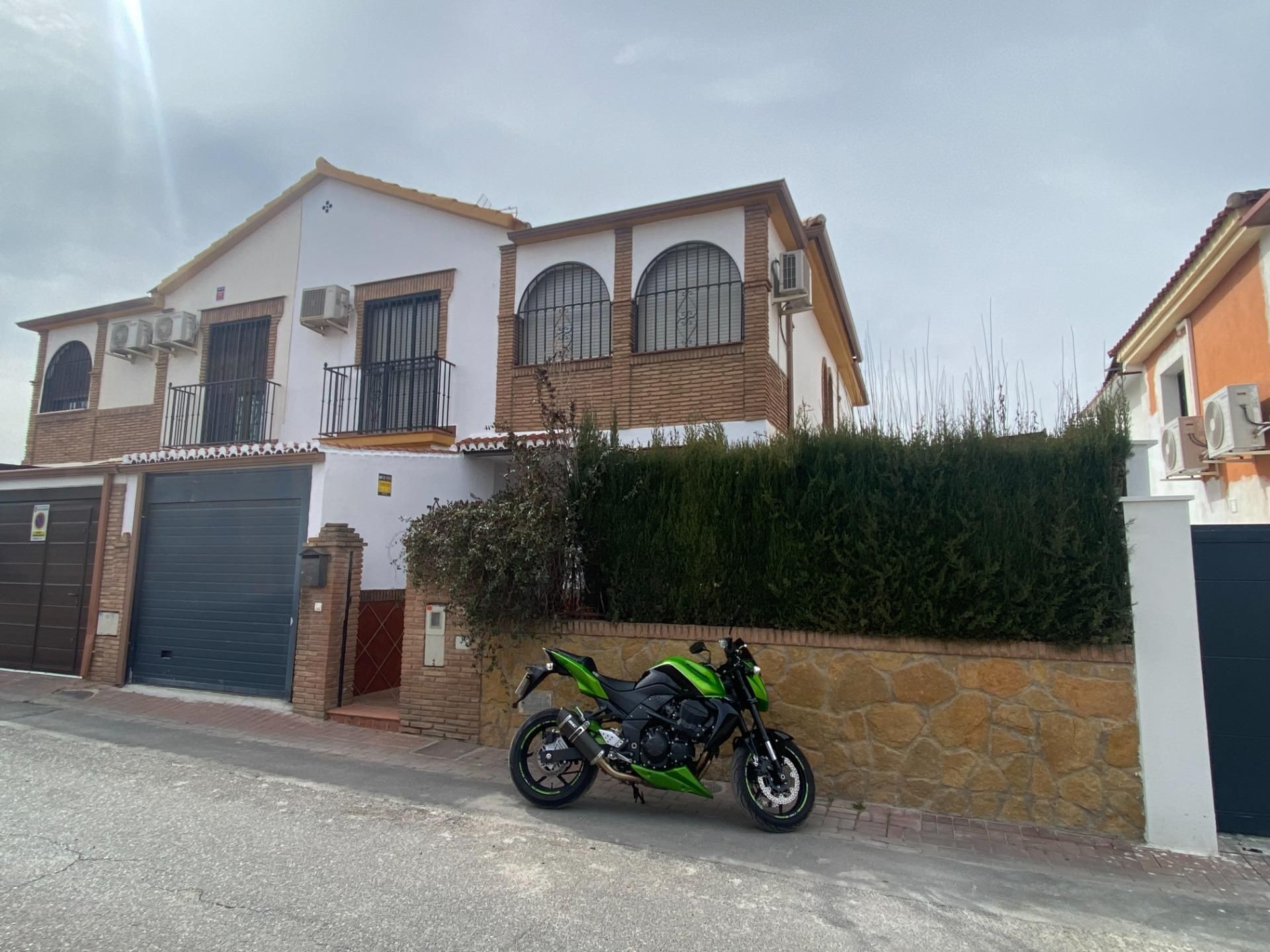Exterior view of Single-family semi-detached to rent in Ogíjares  with Air Conditioner, Heating and Private garden