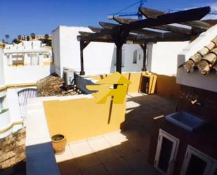 Vista exterior de Àtic de lloguer en Benalmádena amb Aire condicionat i Piscina