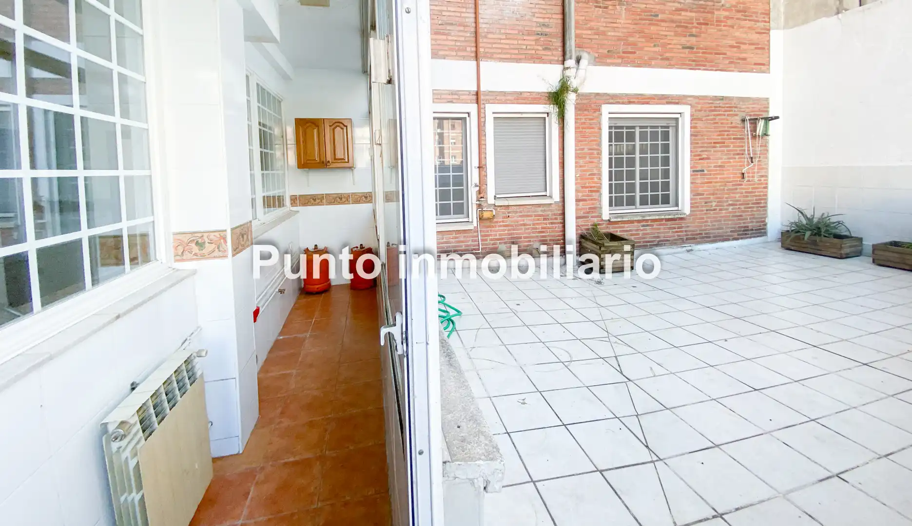 Außenansicht von Wohnung zum Verkauf in Valladolid mit Klimaanlage, Heizung und Parkett