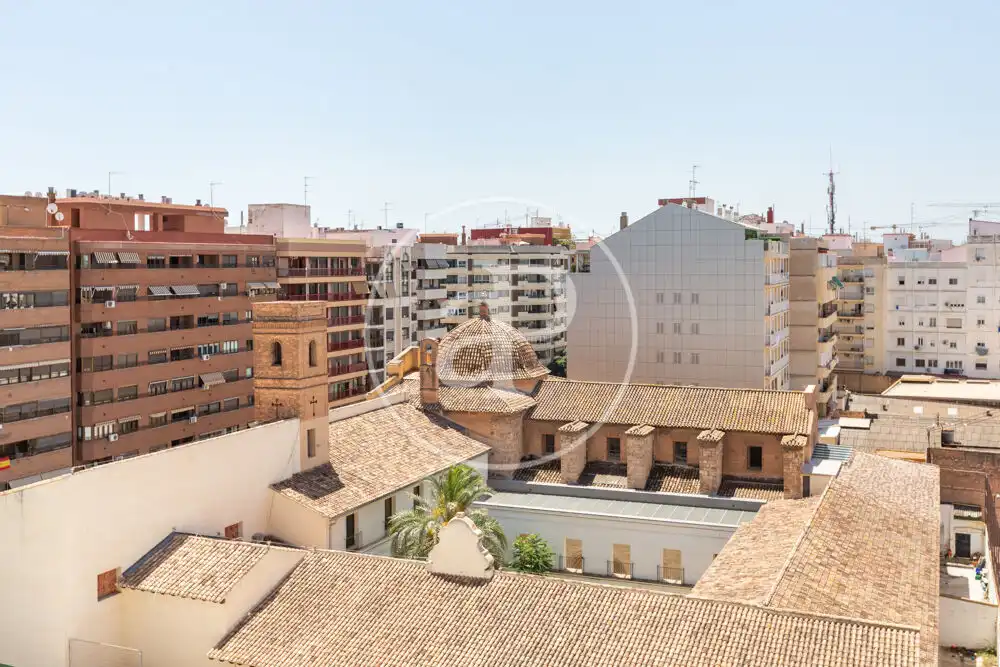 Außenansicht von Wohnung zur Miete in Valencia mit Klimaanlage, Terrasse und Abstellraum