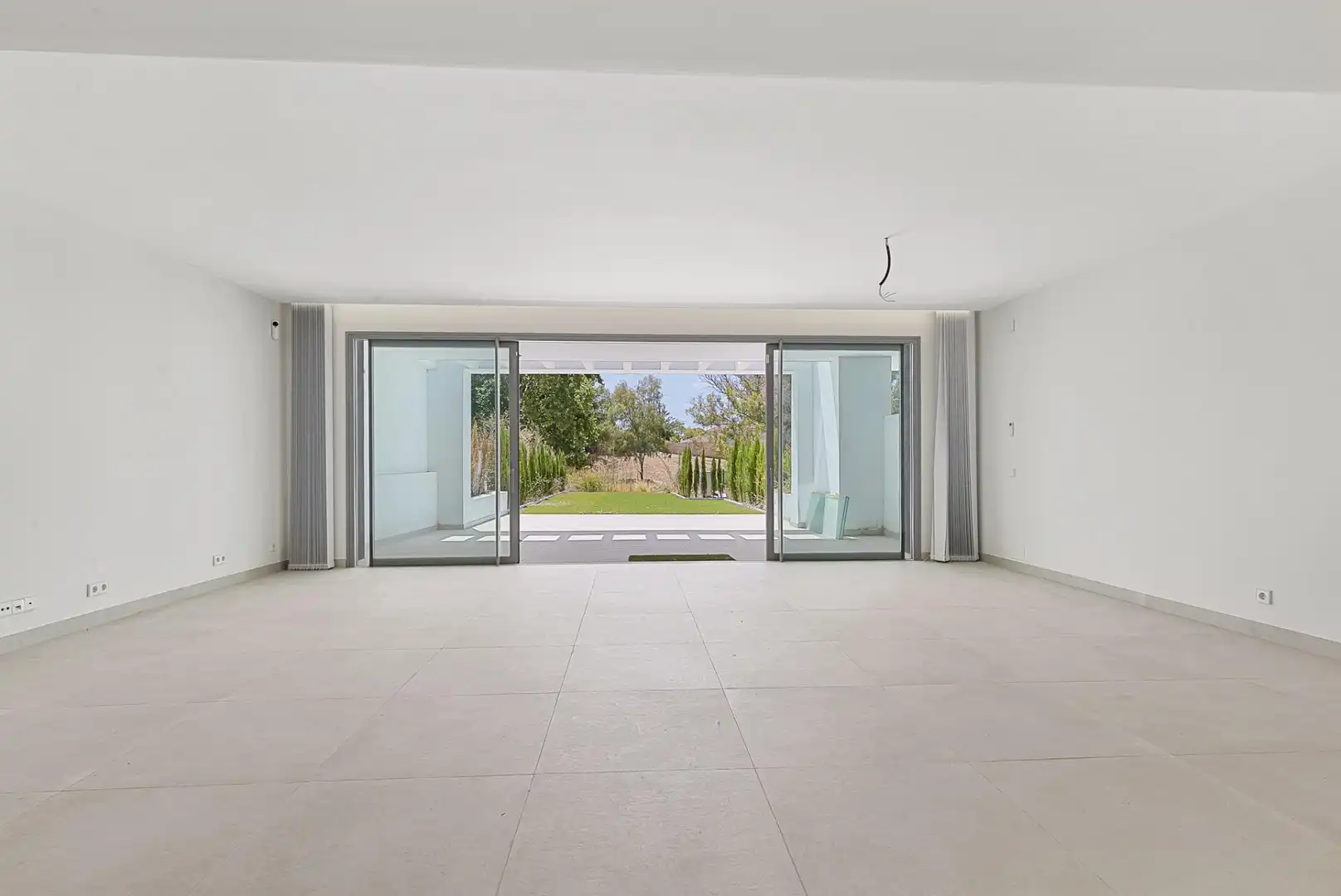Casa adosada en venta en Marbella con Aire acondicionado, Calefacción y Jardín privado