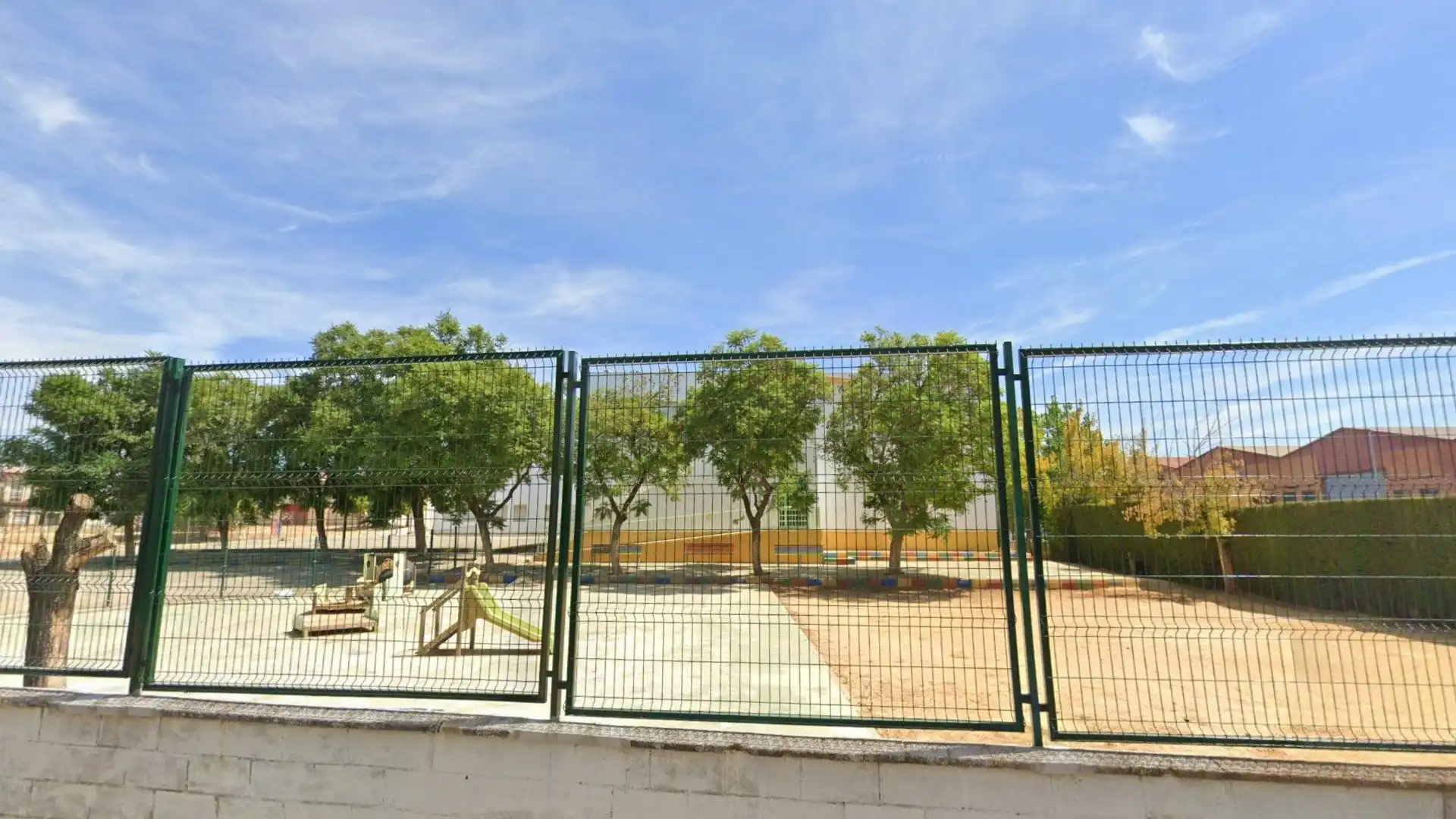 Vista exterior de Pis en venda en La Hacienda - Nueva Andalucía