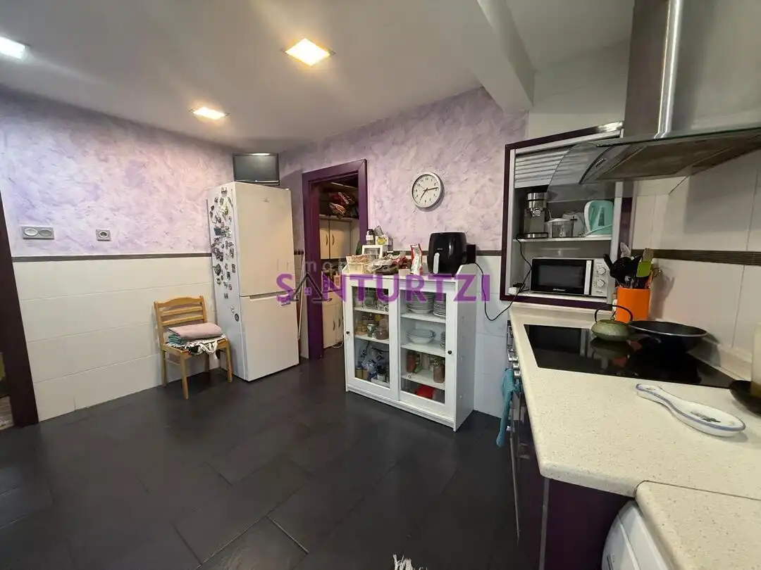 Kitchen of Flat for sale in Santurtzi   with Heating and Storage room