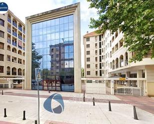 Vista exterior de Apartament en venda en  Logroño amb Aire condicionat i Piscina