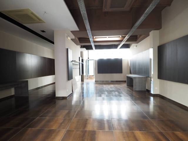 Local comercial en Alquiler en de les Olles, 12 en Centre