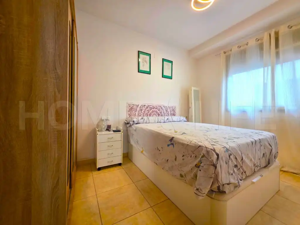 Habitación de Apartamento en venta en Torremolinos con Aire acondicionado y Amueblado
