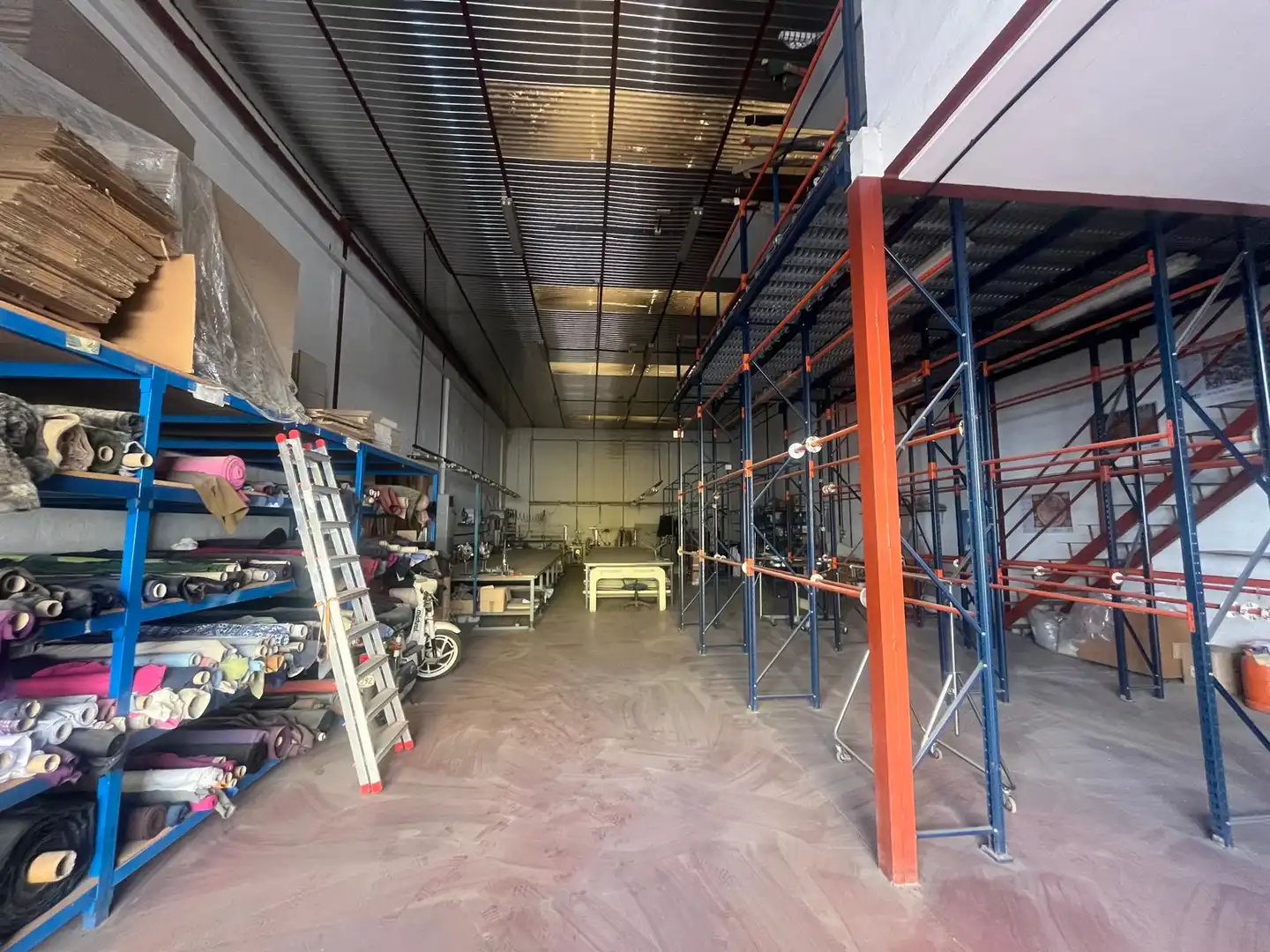Industrial building for sale in Calle Chilluévar, imagen 9