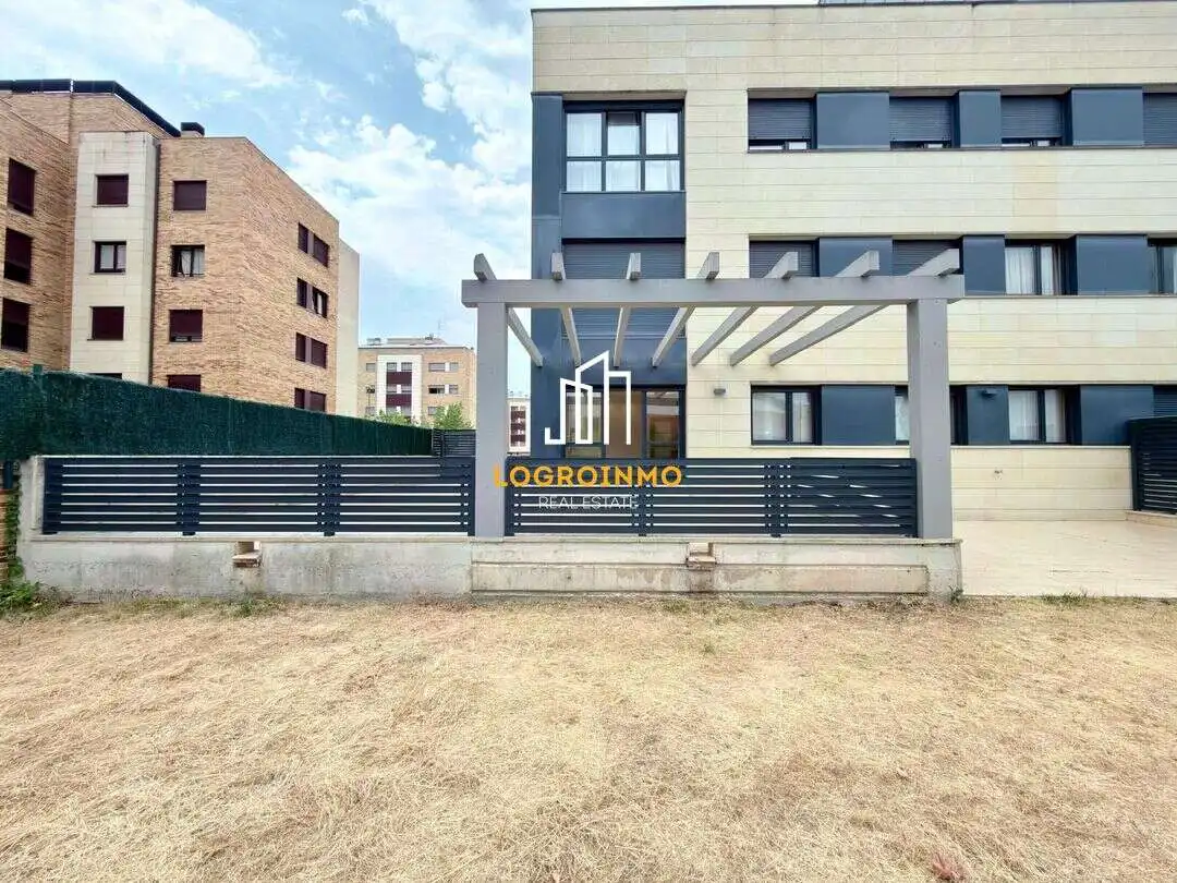 Exterior view of Flat for sale in  Logroño  with Air Conditioner, Heating and Private garden