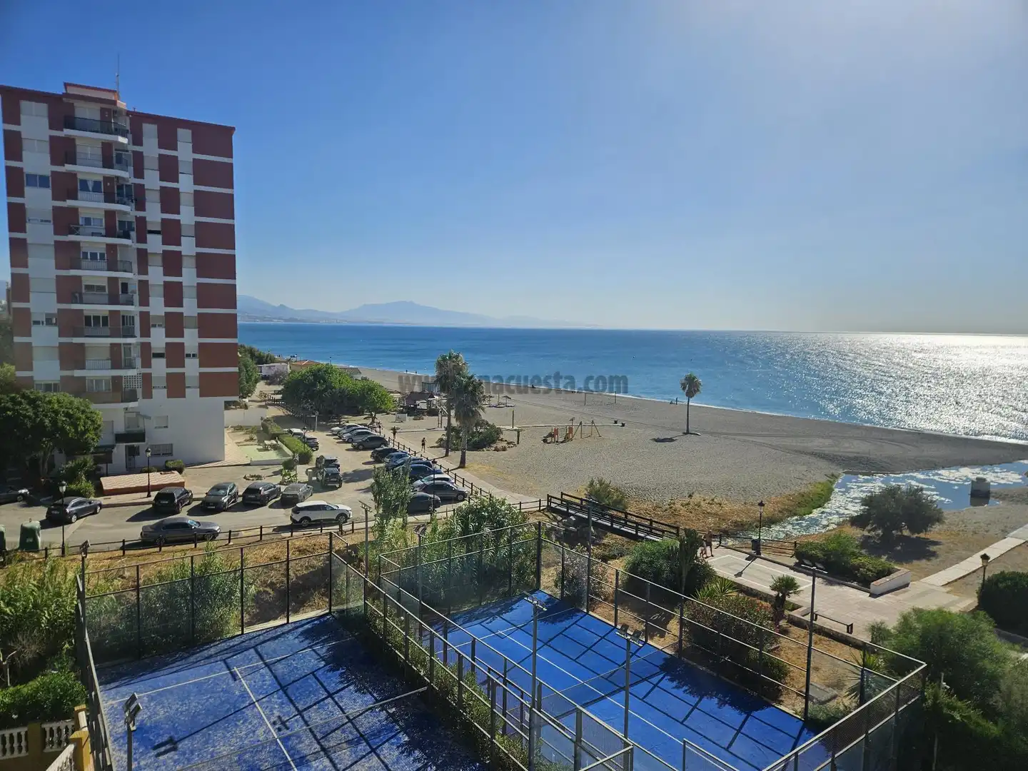 Apartamento con piscina en venta en Marina de la Duquesa