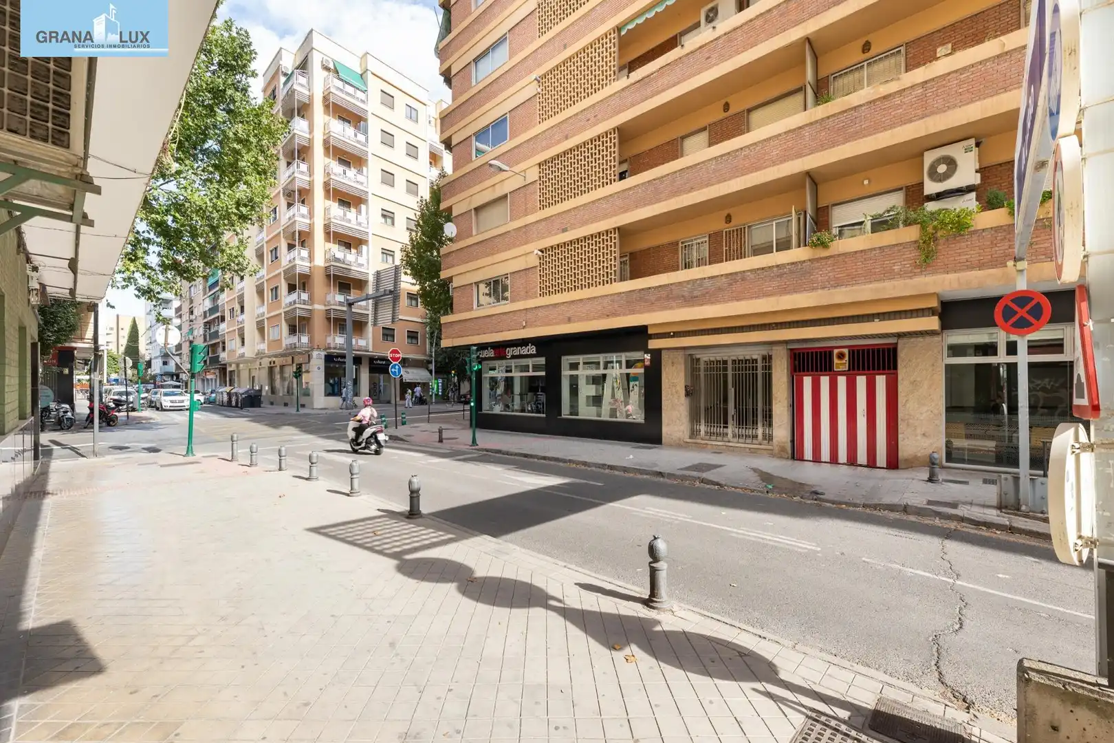 Flat with terrace for sale in Calle DOCTOR ADELARDO MORA, imagen 2