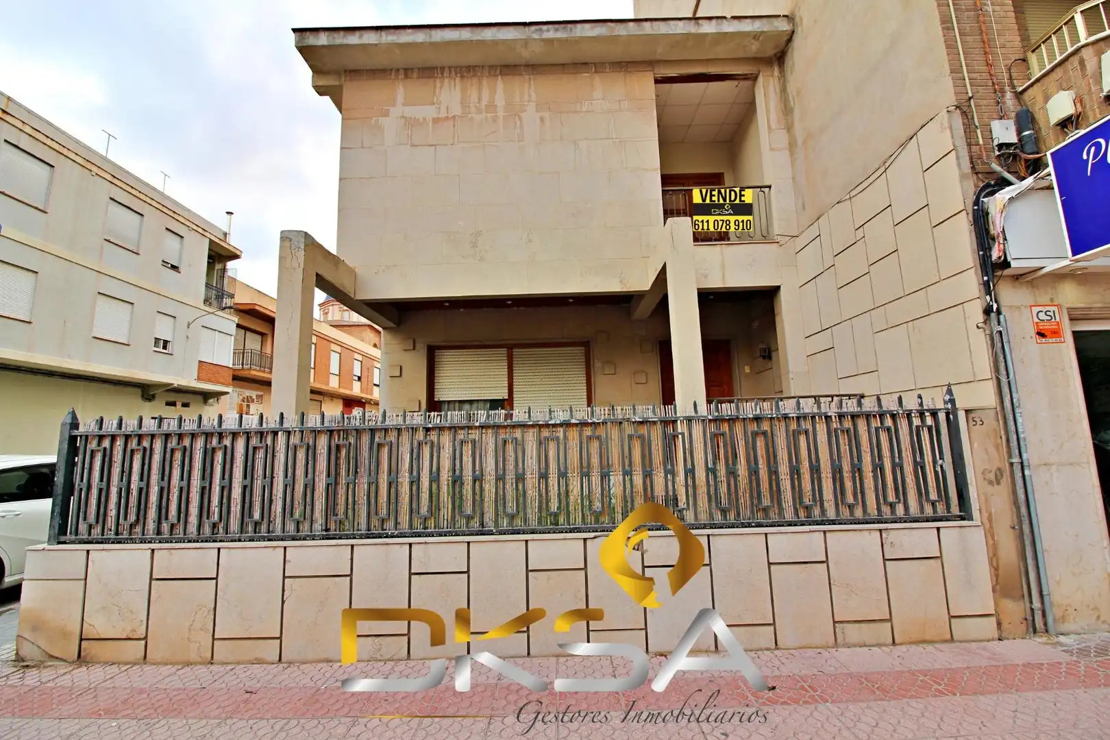 Vista exterior de Casa o xalet en venda en La Vall d'Uixó amb Aire condicionat, Calefacció i Jardí privat