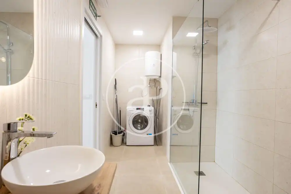 Bany de Loft de lloguer en Valencia amb Aire condicionat i Moblat